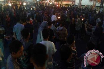 Ribuan Warga Bandarlampung Gelar Aksi Seribu Lilin