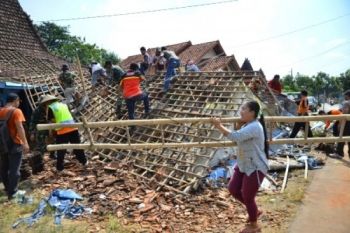 Tiga Rumah Roboh karena Puting Beliung