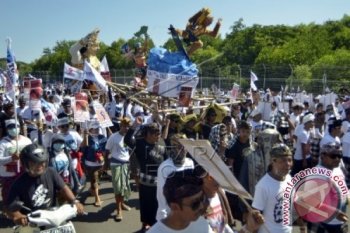 Demo Tolak Reklamasi