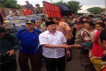 Wali Kota Bandarlampung Beri Bantuan Korban Banjir 