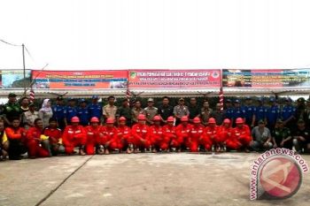 Pemkab Barut Serahkan Alat Damkar 9 Kecamatan