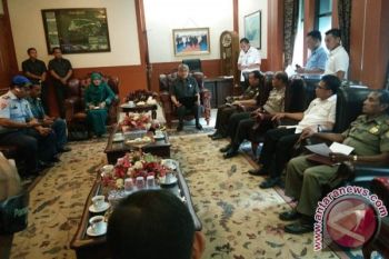 Gubernur Minta Masyarakat Muna Tunggu Keputusan MK