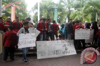 IMM Jember Demo Tolak Kenaikan Iuran BPJS
