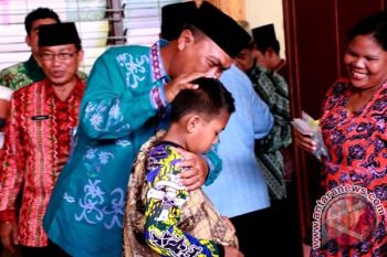 Puluhan Anak Antusias Ikuti Sunatan Massal NU