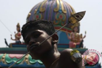 RITUAL THAIPUSAM HINDU TAMIL 