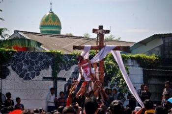 Merayakan Paskah, Umat Kristiani Didorong Menjadi Terang bagi Masyarakat 