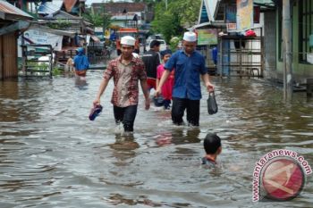 Jalan Protokol Di Palangka Raya Tergenang Air Hingga 50 Cm