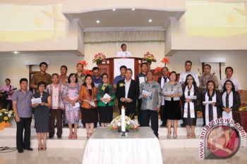 Eman - Sompotan Hadiri Paskah GMIM Baitani Matani
