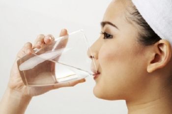 Dokter: Minum setiap 15 menit saat olahraga hindari dehidrasi