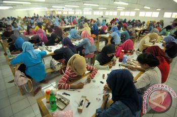 Pejabat Kemendag lepas ekspor bulu mata palsu ke beberapa negara