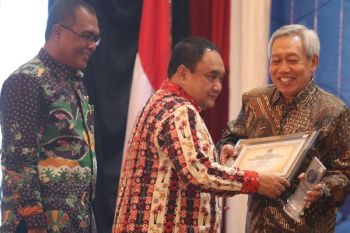 PT Semen Indonesia Raih Penghargaan dari PWI Jatim