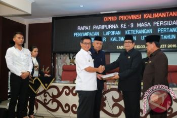 Gubernur Sampaikan Nota LKPJ