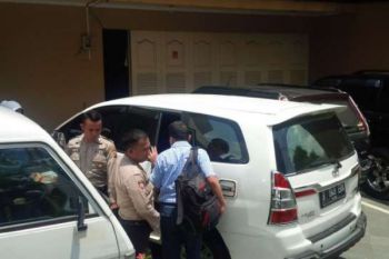 Geledah Rumah Edison Marudut, KPK Pergi Bawa Koper dan Kardus
