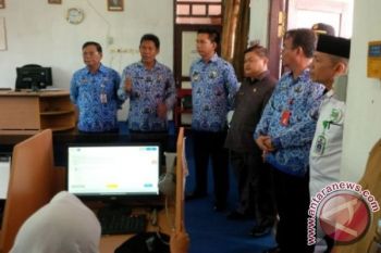 Legislator Barut Harapkan Pembelajaran Komputer Sampai Kecamatan 