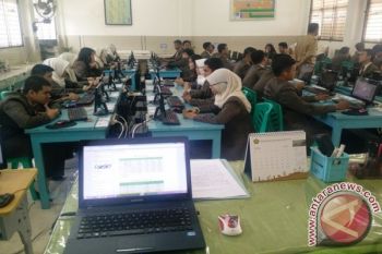 SMA Negeri di Palembang mulai UN berbasis komputer      