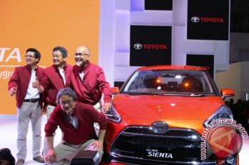 Toyota Sienta Resmi Diperkenalkan di IIMS 2016
