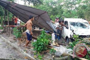 Akibat Pick Up  Hilang Kendali, Empat Orang Meninggal Dunia