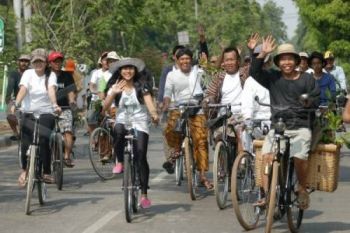 Pencinta Onthel Se- Indonesia Deklarasikan Perang Terhadap Narkoba