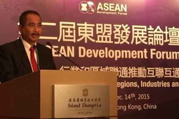 1.600 Orang mainkan angklung di Teater Anhui