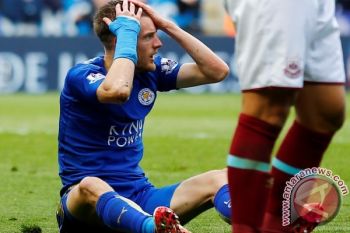 Leicester Ditahan West Ham 2-2, Vardy Dikartu Merah