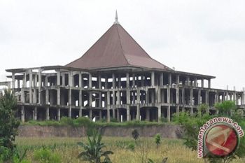 Jalan menuju Kota Baru rusak parah