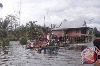 Banjir Morowali Utara Akibatkan Jalur Transportasi Putus 