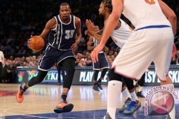 BOLA BASKET - Durant bawa Thunder unggul 2-1 atas Maverick
