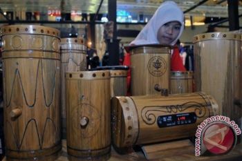 Kerajinan Lampu Bambu Sukoharjo Digemari Pembeli