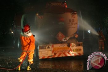 Truk Tangki Pertamina Terbakar di Tol Semarang