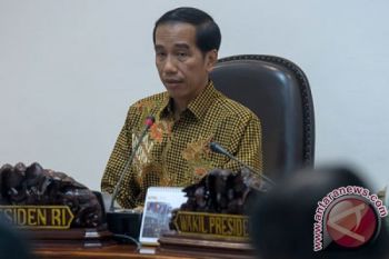 Presiden: Pecat Pejabat Persulit Izin Sembako