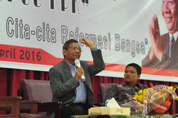 Mahfud MD: Tangkapi saja pembuat hoaks