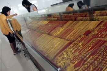 Harga Emas Naik, Penjualan Stabil