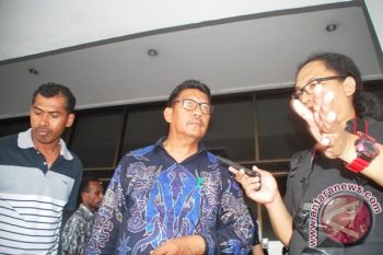 Panpel Persipura sterilkan area berdiri  di Lapangan Mandala 