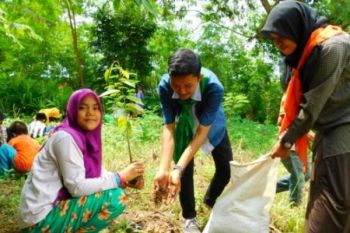 Mapala UIN Suska Bagikan 150 Bibit pada Panti Asuhan Al-Istikhlal