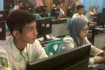  Ini yang Dirasakan Pelajar SMA Pekanbaru yang Lakukan UNBK