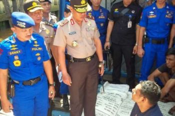   Polda Riau Sita Karung Beras dan Gula Senilai Rp1,3 Miliar 