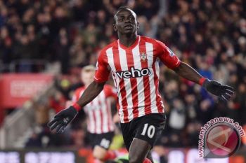 Southampton Gulung Manchester City 4-2