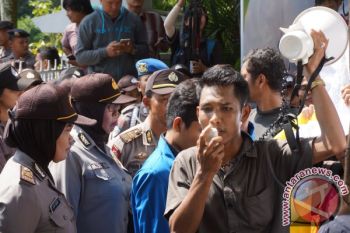 Mahasiswa Mataram Desak Pemerintah Tingkatkan Kesejahteraan Guru