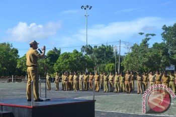 Bupati Waykanan Beri Hukuman Jemur Ratusan Kepala Kampung