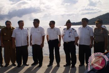 Menhub Resmikan 12 pelabuhan di Tahuna 
