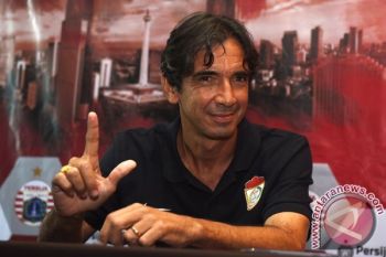 Luciano Sertakan Pemain Muda Hadapi Persela