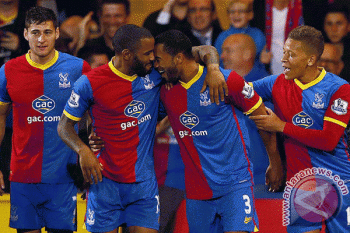 Crystal Palace Bungkam Stoke 2-1