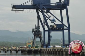Pelayanan Di Administrator KEK Palu Macet 