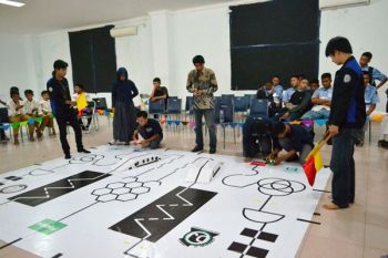 SMA YP Unila Juarai Kompetisi Robot Darmajaya