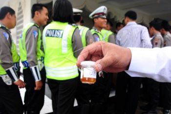 Satuan Narkoba Polresta Surakarta Jalani Tes Urine