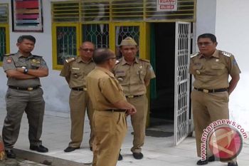 Bupati Kolaka Pantau UN SMP