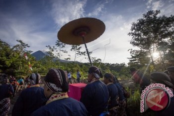 Upacara Adat Labuhan Merapi