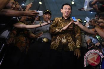 KPK periksa Ahok terkait reklamasi
