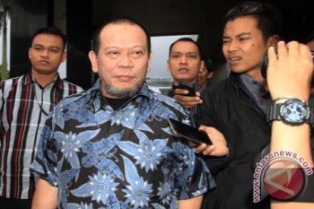Mesti Paspor sudah Dicabut, La Nyalla masih di Singapura, Kata Jaksa Agung