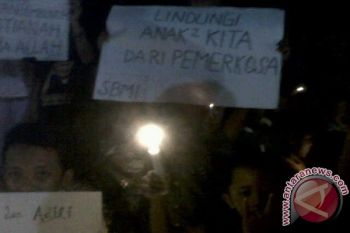 Aksi Seribu Lillin Untuk Korban Kekerasan Seksual di Lampung Timur